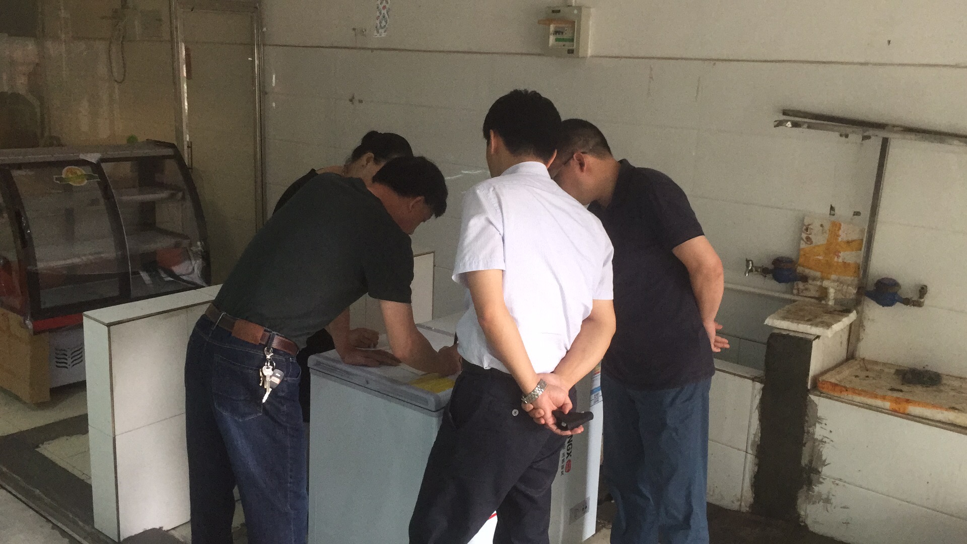 专家指导试点市场改造