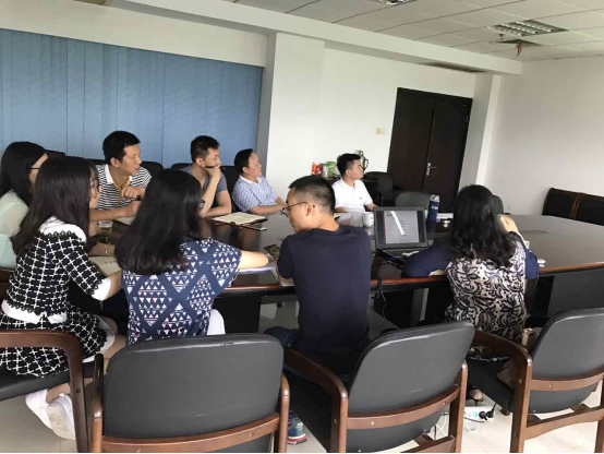区商粮局组织召开钟鼓岭步行街区商业业态更新提质专题讨论会