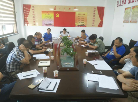 副区长肖立志带队督查辖区农贸市场，召开市场卫生组迎国卫复审工作调度会