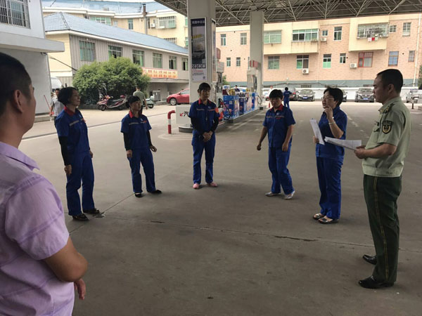 消防培训进加油站 攸县消防传授 “防火灭火经”
