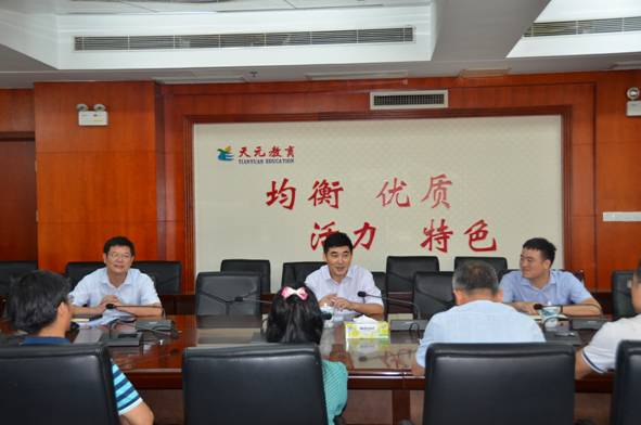 株洲高新区管委会主任朱振湘调研教育工作