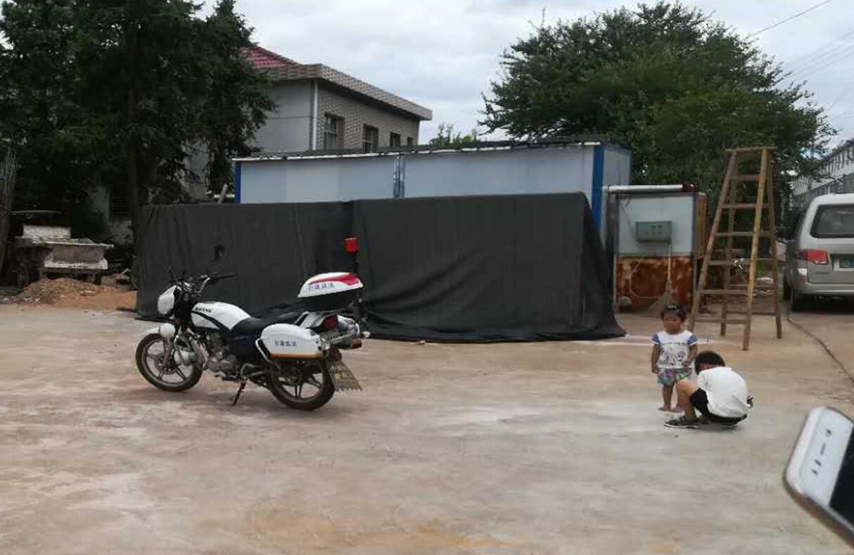 巡查控违见成效，市民自拆违建厂棚
