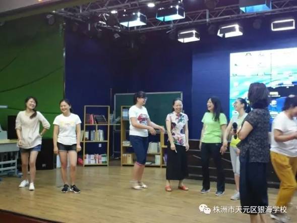 压力山大怎么办，心理咨询师来帮忙——银海学校老师减压培训活动