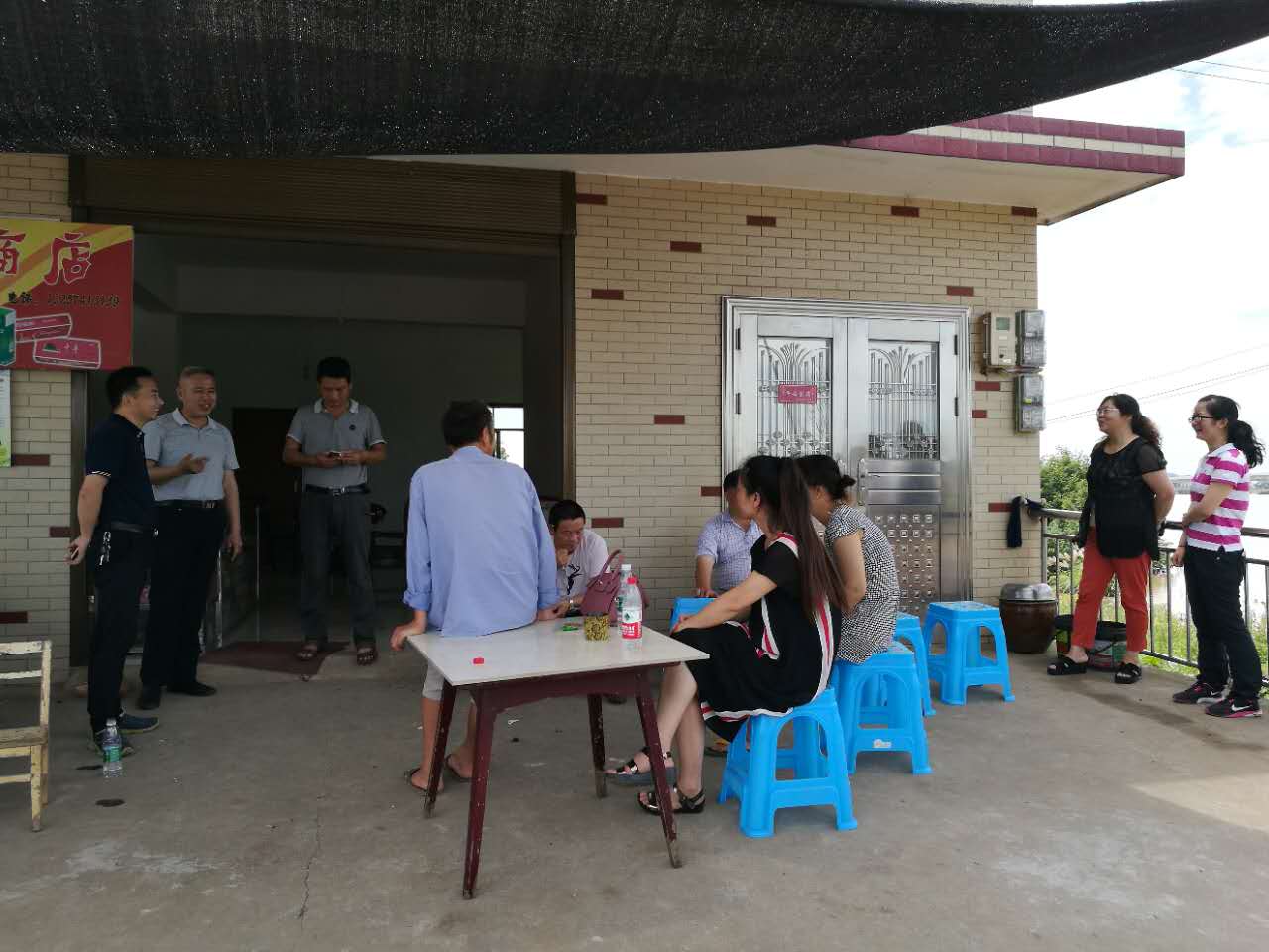 抗洪前线 全员出动