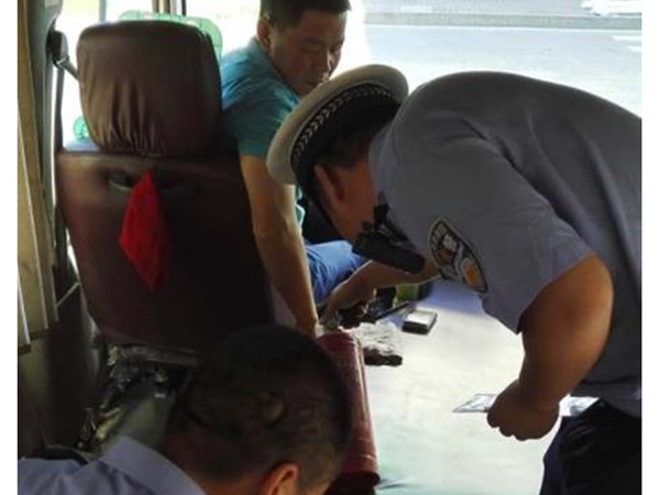 交警大队：双管齐下 做好夏季客运车辆安全管理