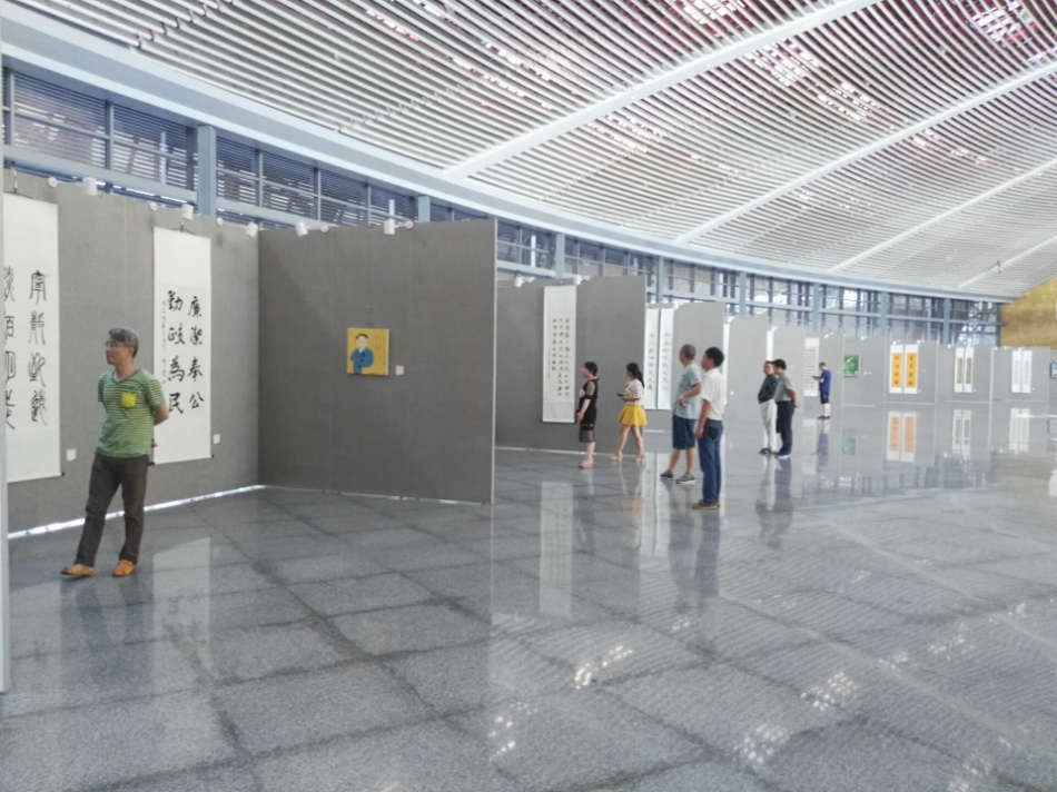 参观廉政文化展览 感受廉政文化熏陶