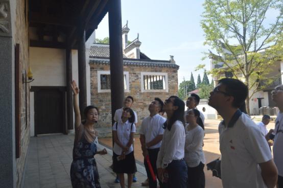 区发改局游秋瑾故居 忆革命情怀
