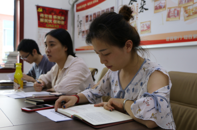 建设街道团工委开展“怎样做一名合格团员”主题团课 ——暨“一学一做”教育实践系列活动