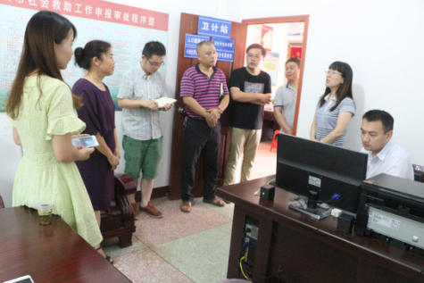 市委组织部来白关督查调研党员教育工作