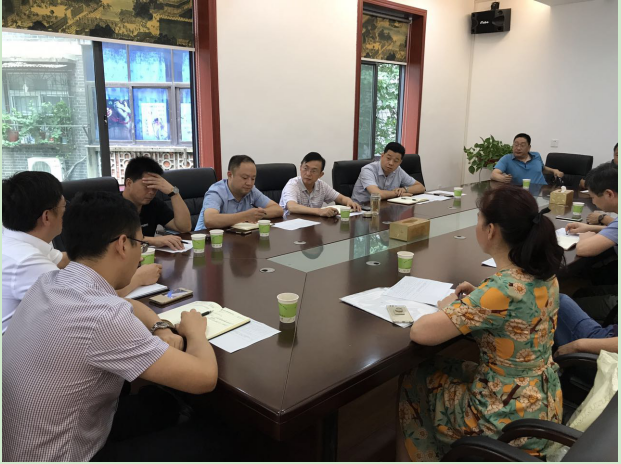 区人大主任肖支前召开建设辖区征收工作调度会
