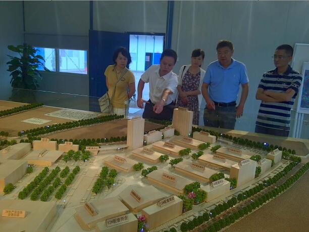 市国资委副主任欧阳光考察交发集团项目建设情况