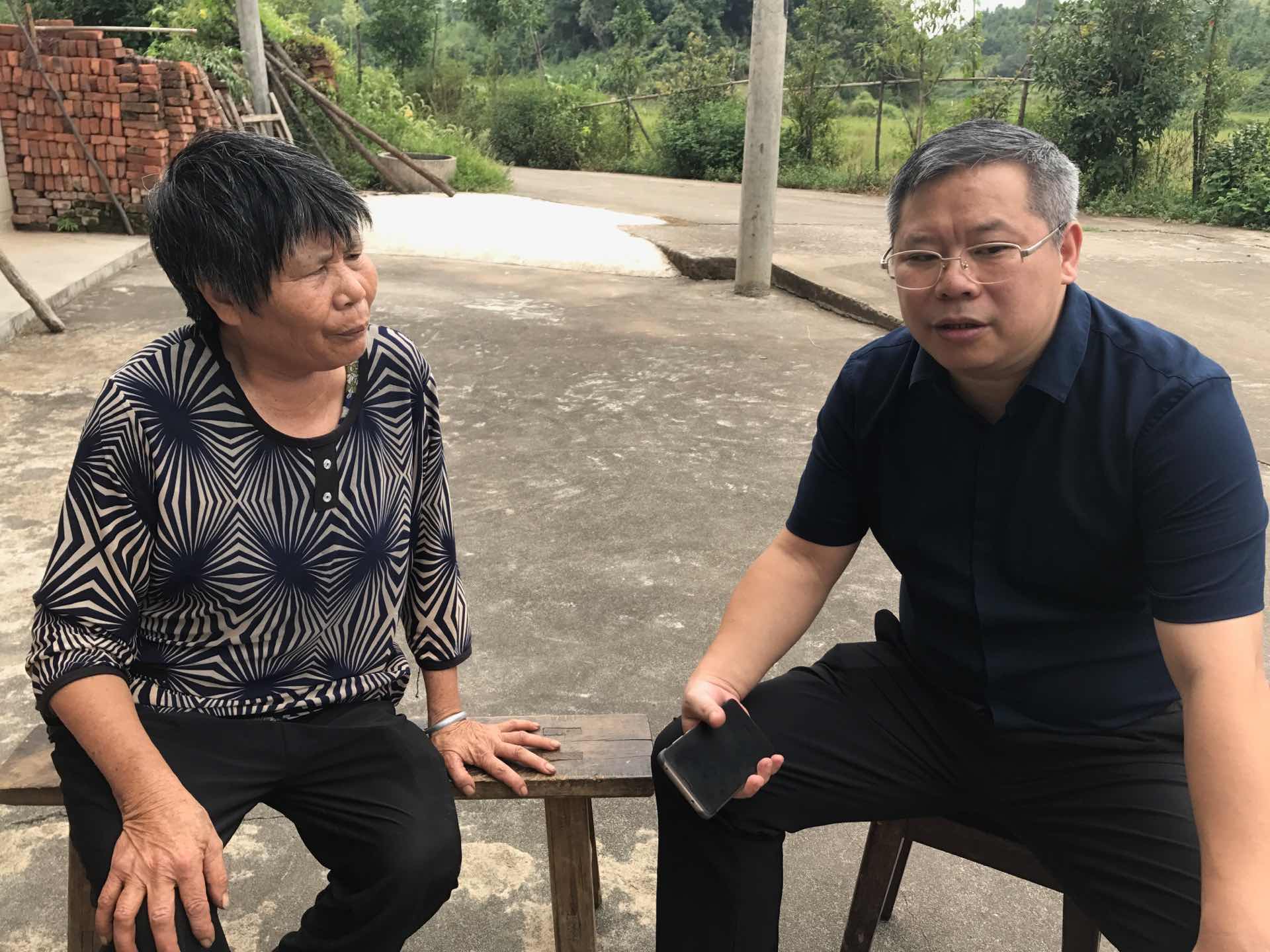 攸县法院：将扶贫工作落到实处