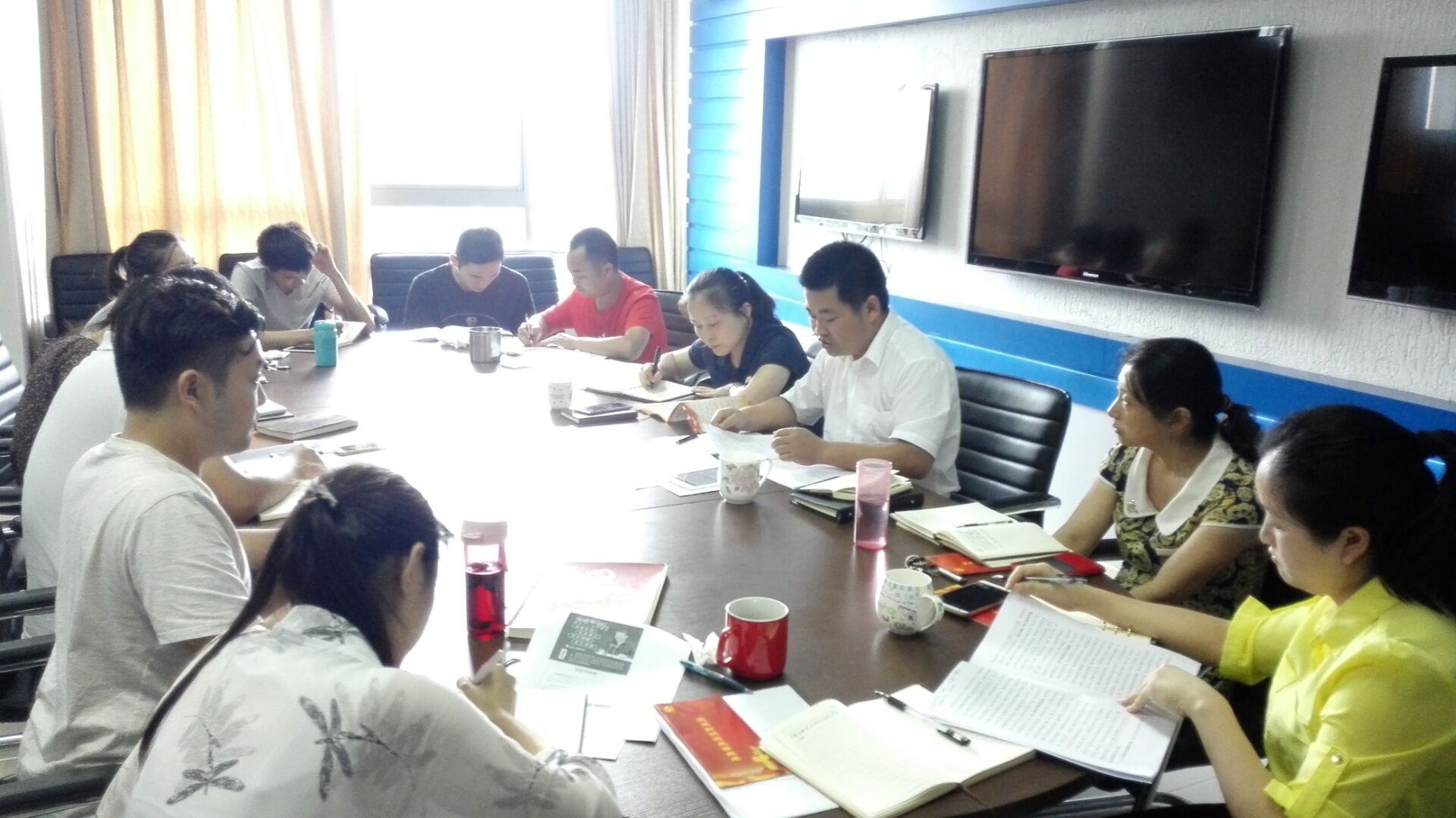 区统计局开展党员活动日----学习习近平总书记重要讲话