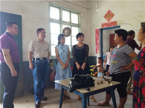 市残联督导我区贫困残疾人家庭无障碍改造工作