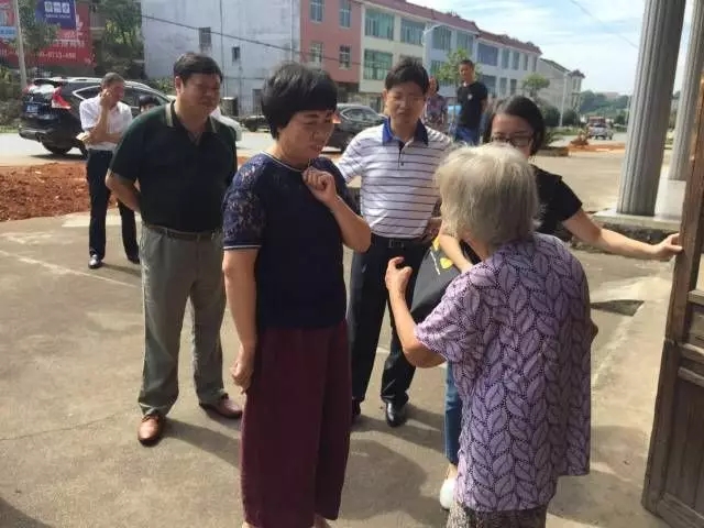 陈慈英来攸检查民政重点工作