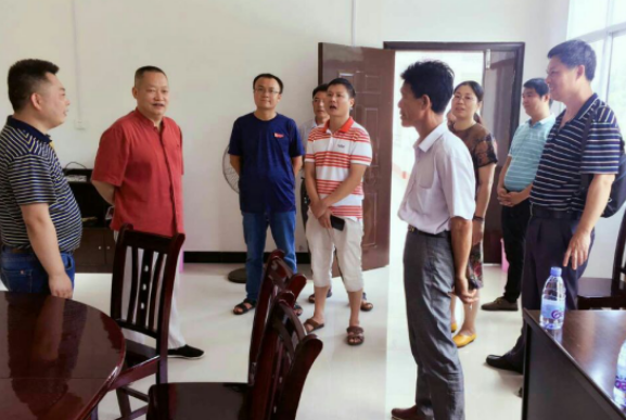 区委政法委党支部赴炎陵县开展主题党日和结对帮扶活动