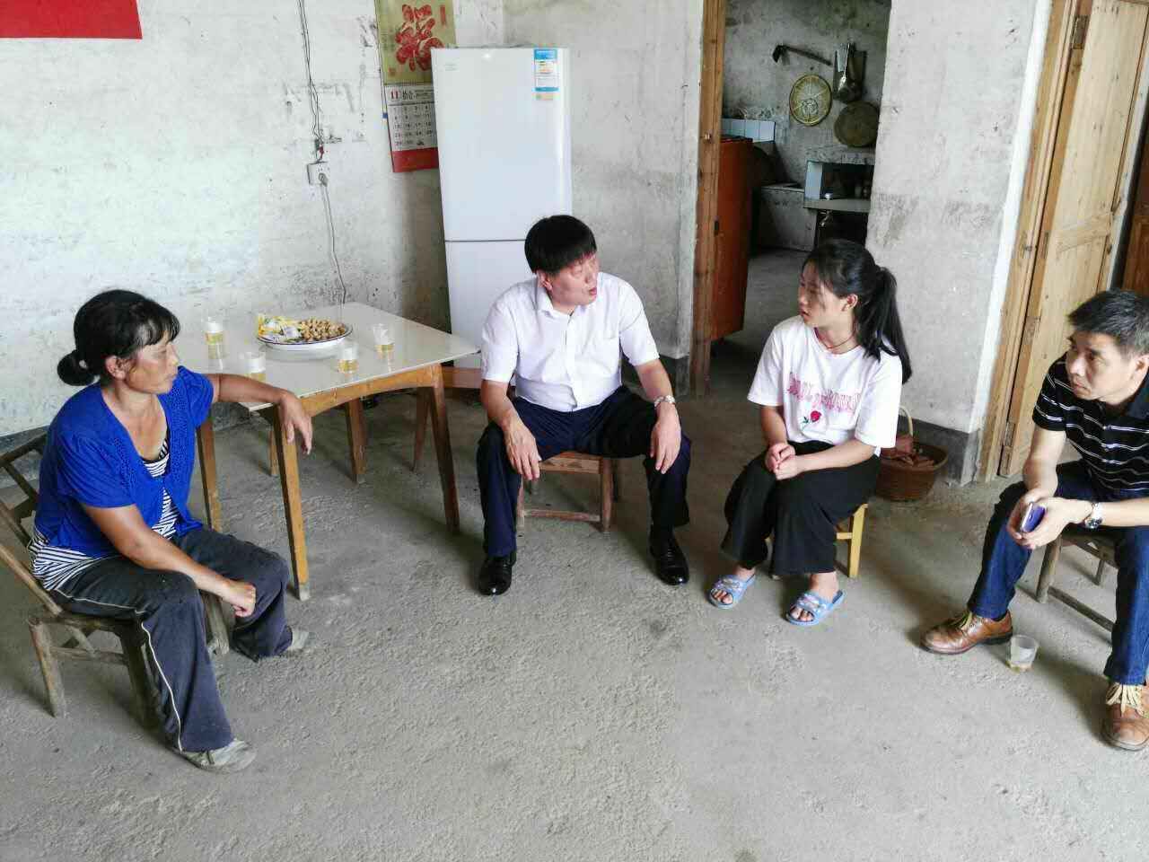 区政协主席陈光国带队再赴炎陵县仙坪村开展助力脱贫攻坚活动