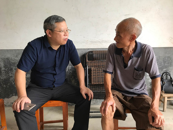 攸县法院：将扶贫工作落到实处