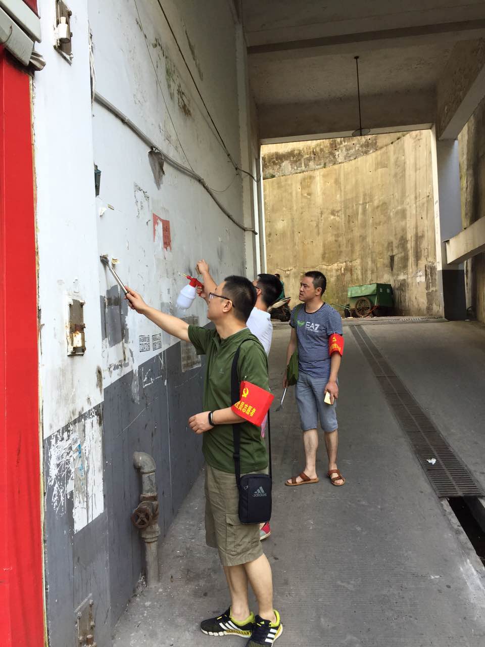 区发改局开展创卫复审攻坚行动