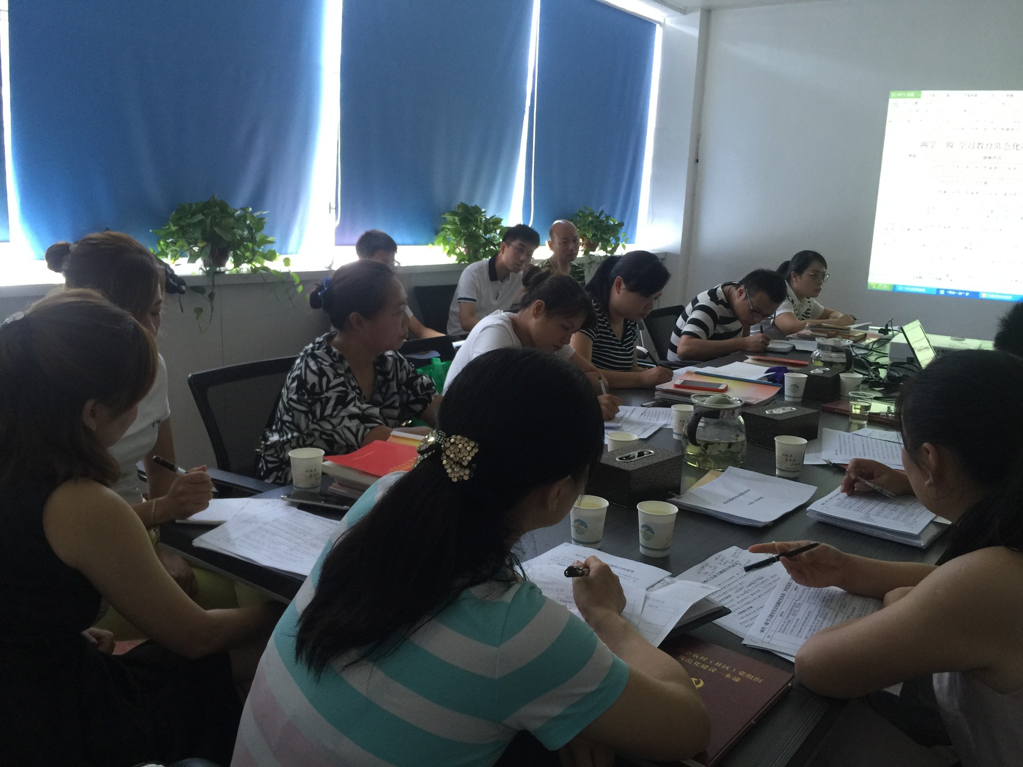 龙泉街道召开七月份党建工作例会暨业务培训会