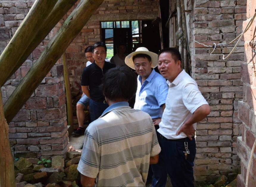 副市长钟国建调研部署彰仙村脱贫攻坚（图）