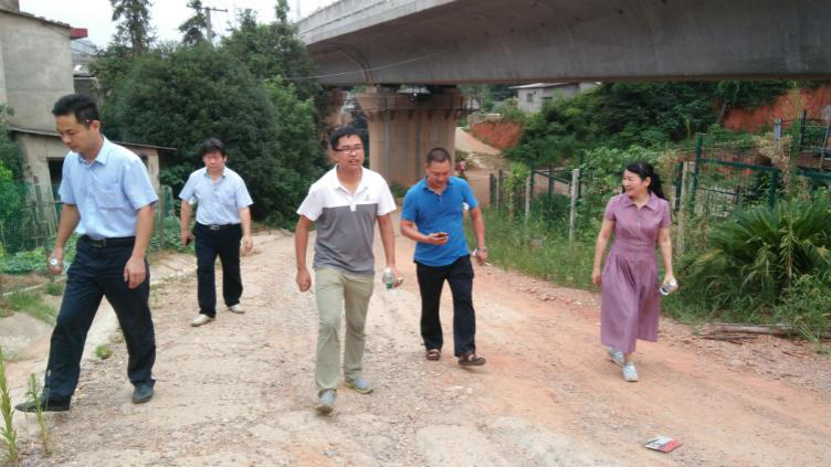 多部门冒酷暑联动,解决居民饮水难问题
