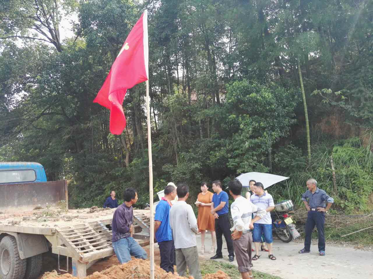 丫江桥镇:聚党员力量,促项目攻坚