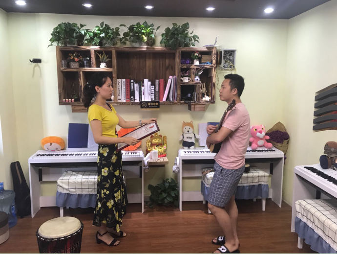 给“不安分的心”插上腾飞的翅膀——建设街道积极宣传“大学生微创”政策