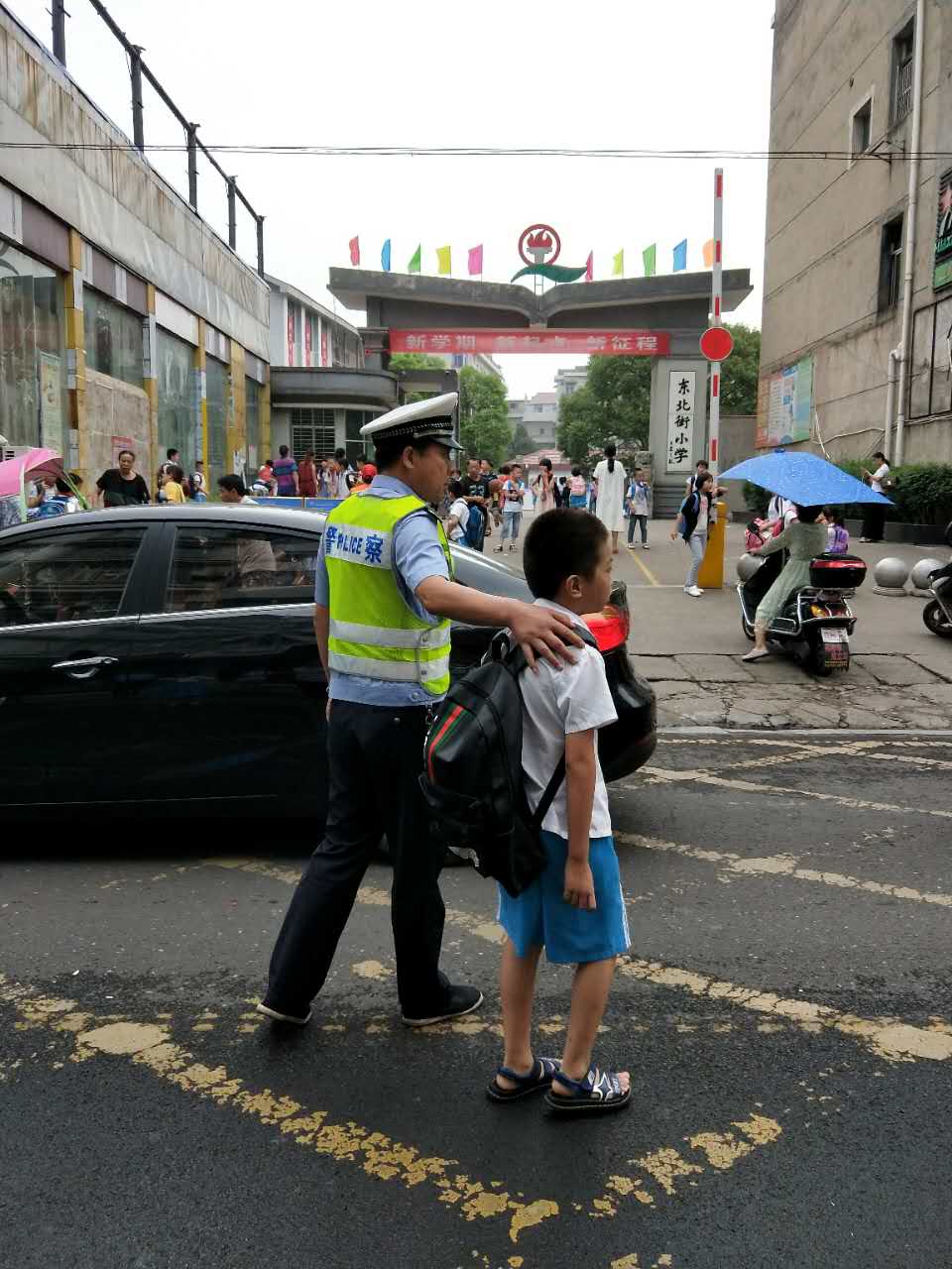 创文攻坚 攸县交警在路上