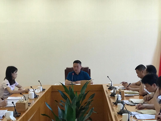 市政府经济金融办召开全体党员大会