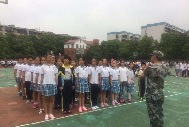 吹集结号令，炼钢铁意志