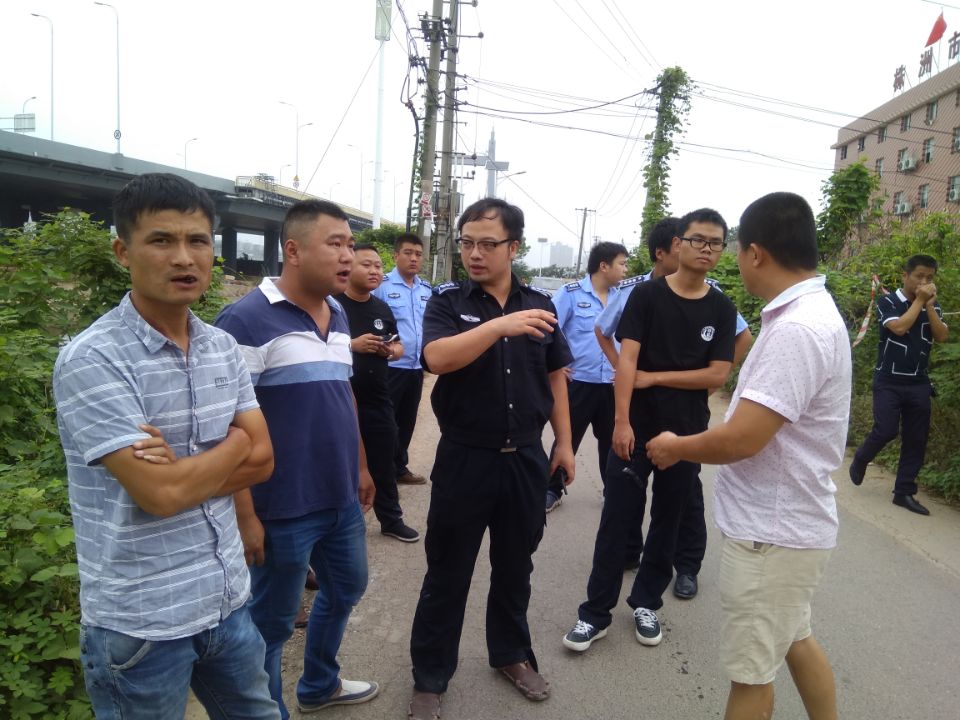 枫溪街道办事处强力打击违建行为