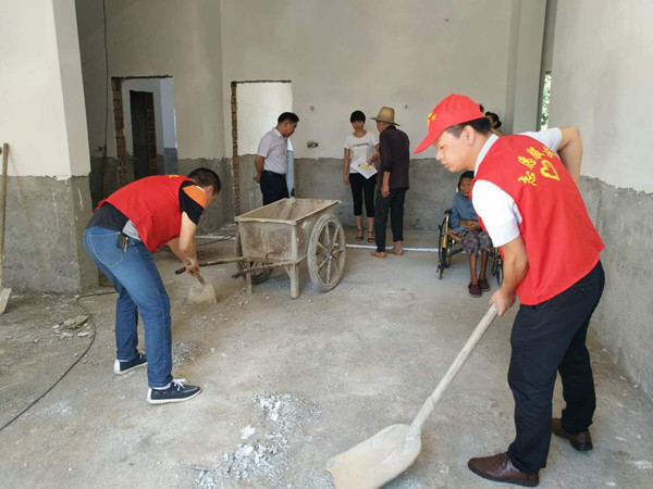 攸县林业局深入结对共建村开展主题党日 扶贫走访活动