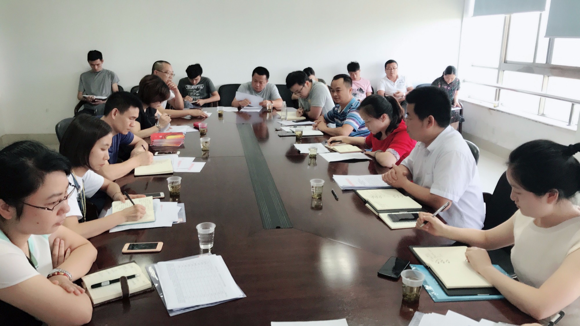 芦淞区统计局召开统计工作推进会