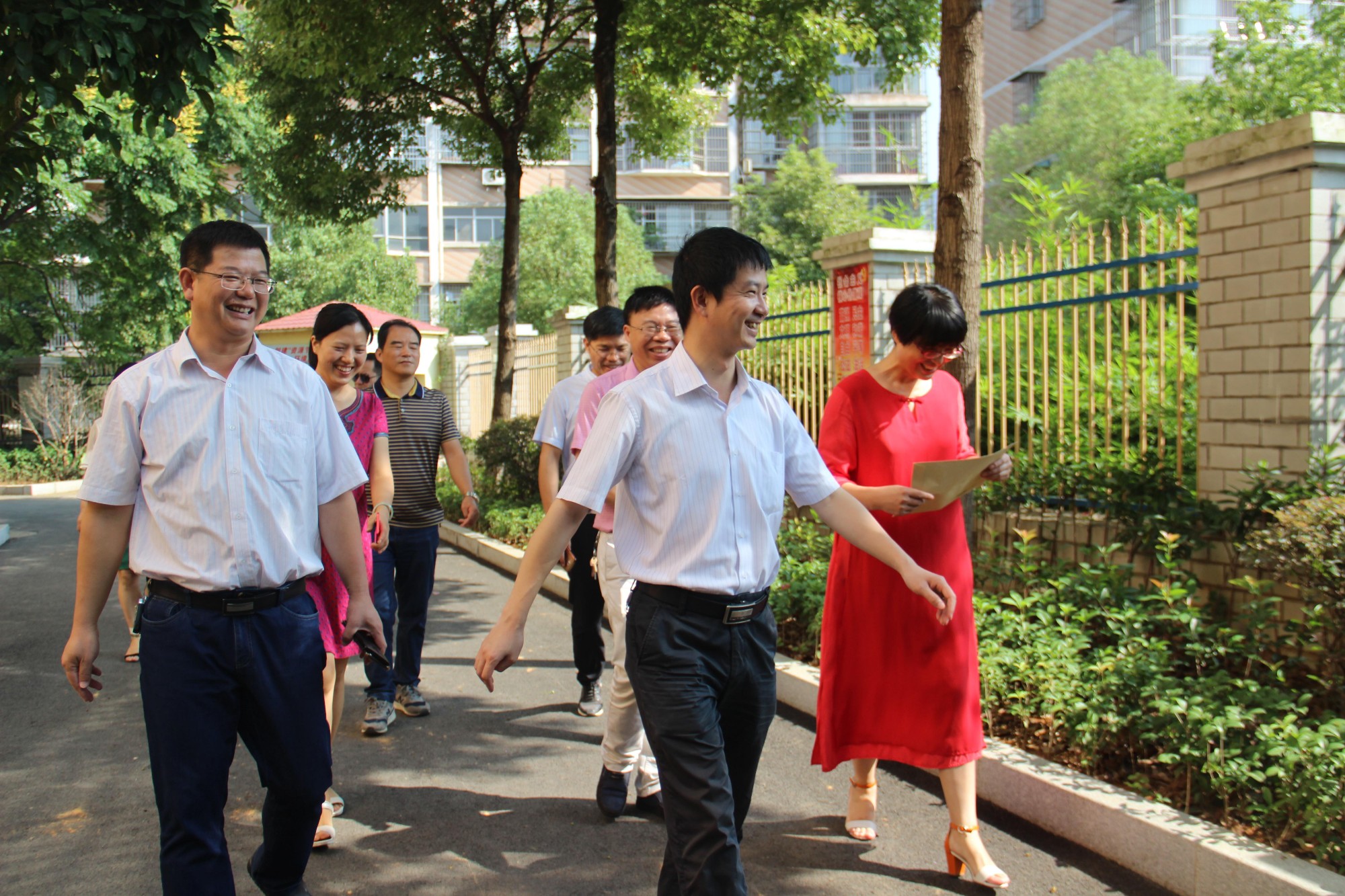 天台小学：心系教师节 慰问暖心窝