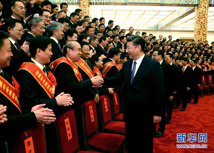 习近平:坚持走中国特色社会主义社会治理之路 确保人民安居乐业社会安定有序