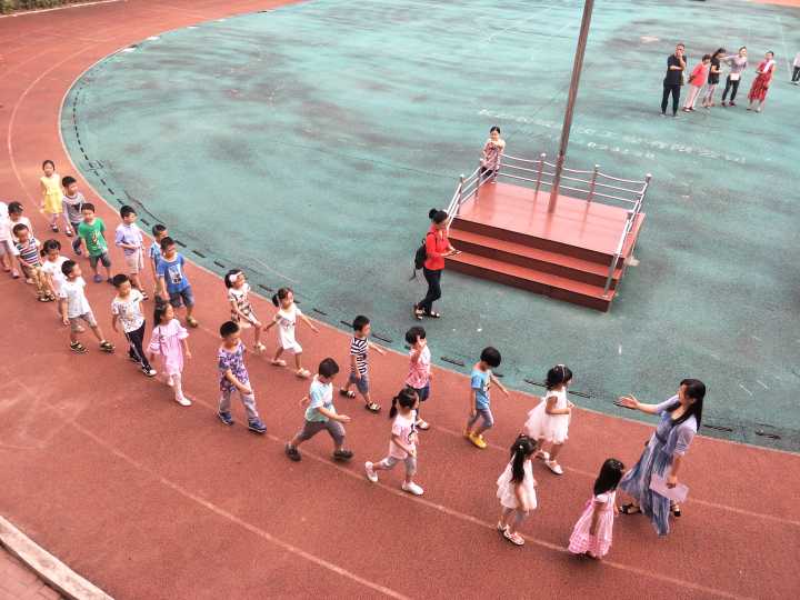 未雨绸缪巧衔接，新生入校展欢颜