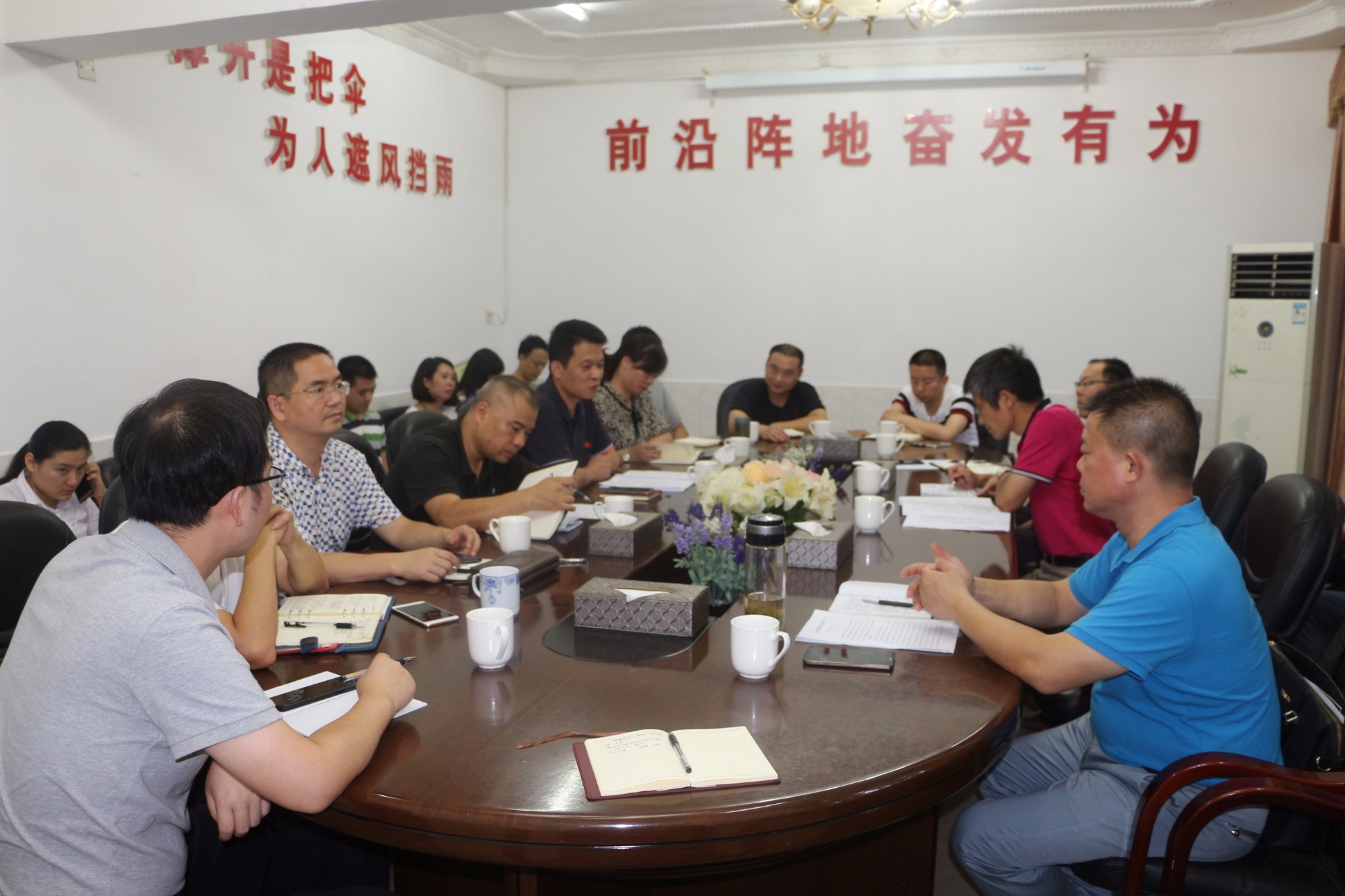 区委常委、组织部长李斌调度白关综治民调工作