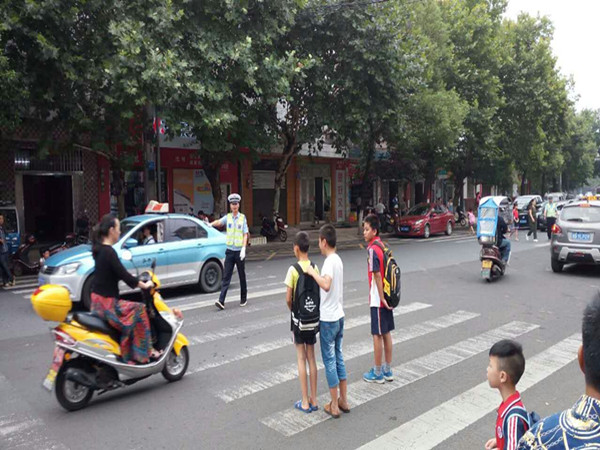 交警大队：全民动员 警民携手 共创国家园林县城
