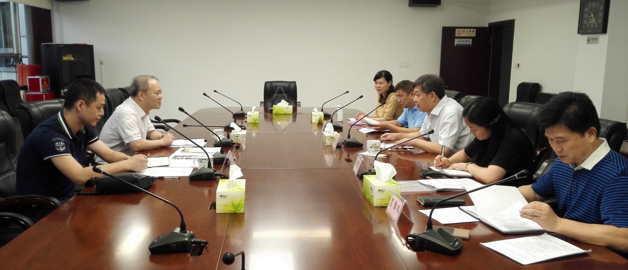 市直机关工委颜国庆书记一行到市国资委督查结对帮扶工作