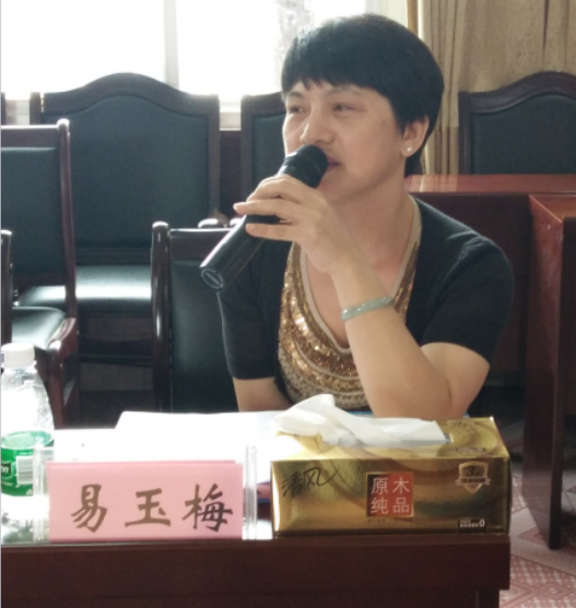 丫江桥镇召开“引老乡、回故乡、建家乡”座谈会