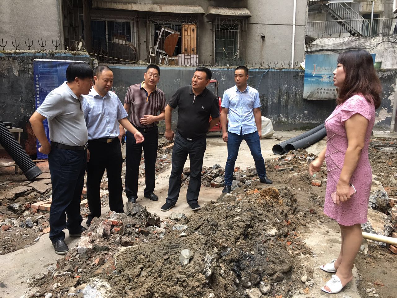 区政协主席陈光国一行督查调度建宁街道结谷街社区李家祠院落改造项目