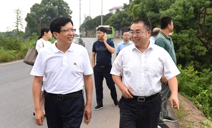 胡波调研考察云龙地区检察院选址工作
