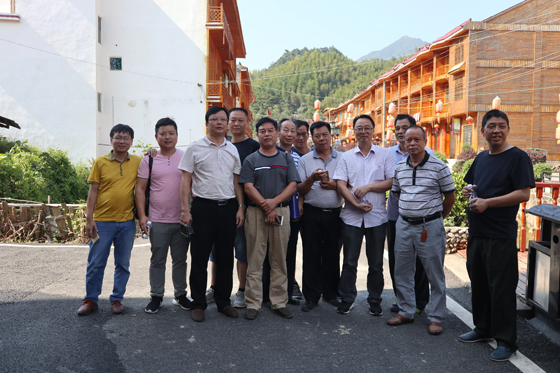 攸县农机局组织秋季登山活动