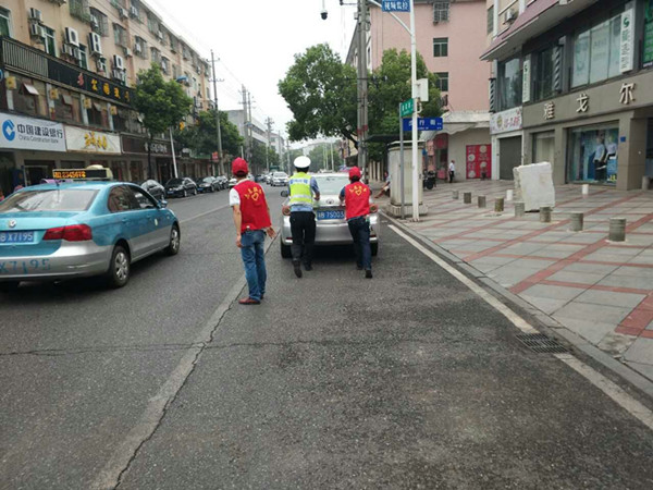 交警大队：全民动员 警民携手 共创国家园林县城