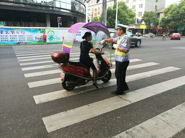 交警大队：全民动员 警民携手 共创国家园林县城