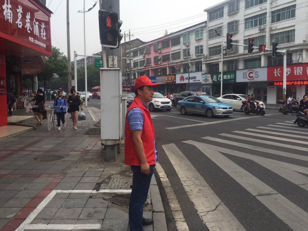 水利局志愿者参与文明规劝活动