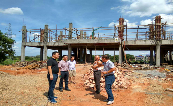 李易常视察菜花坪镇高和社区综合服务平台项目建设