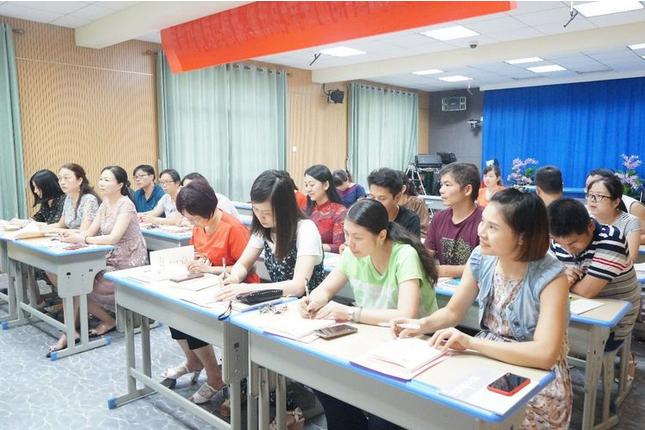 白鹤支部积极开展“两学一做”制度化常态化学习教育活动