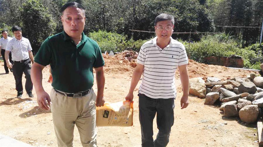 市国资委党委班子成员赴定点帮扶对象 炎陵县车溪村督查工作进展